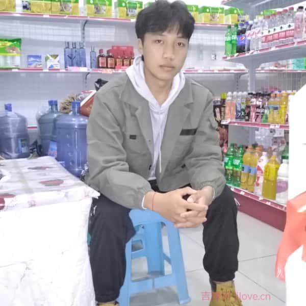 贵州22岁单身帅哥真诚找对象-杭州征婚网